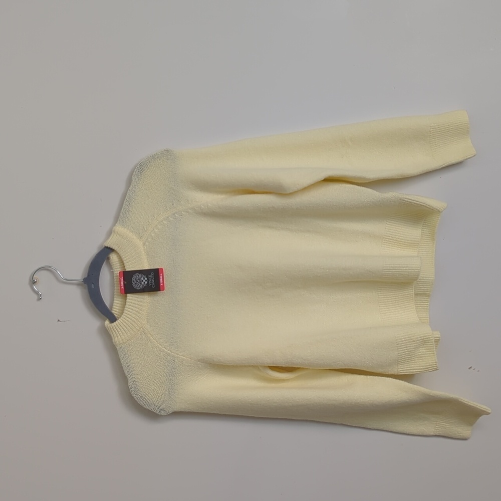 ⭐ BRAND NEW Vince Camuto sweater⭐